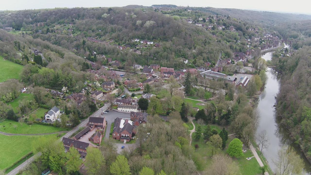 School Path Ironbridge Home With Roof Terrace Exterior photo